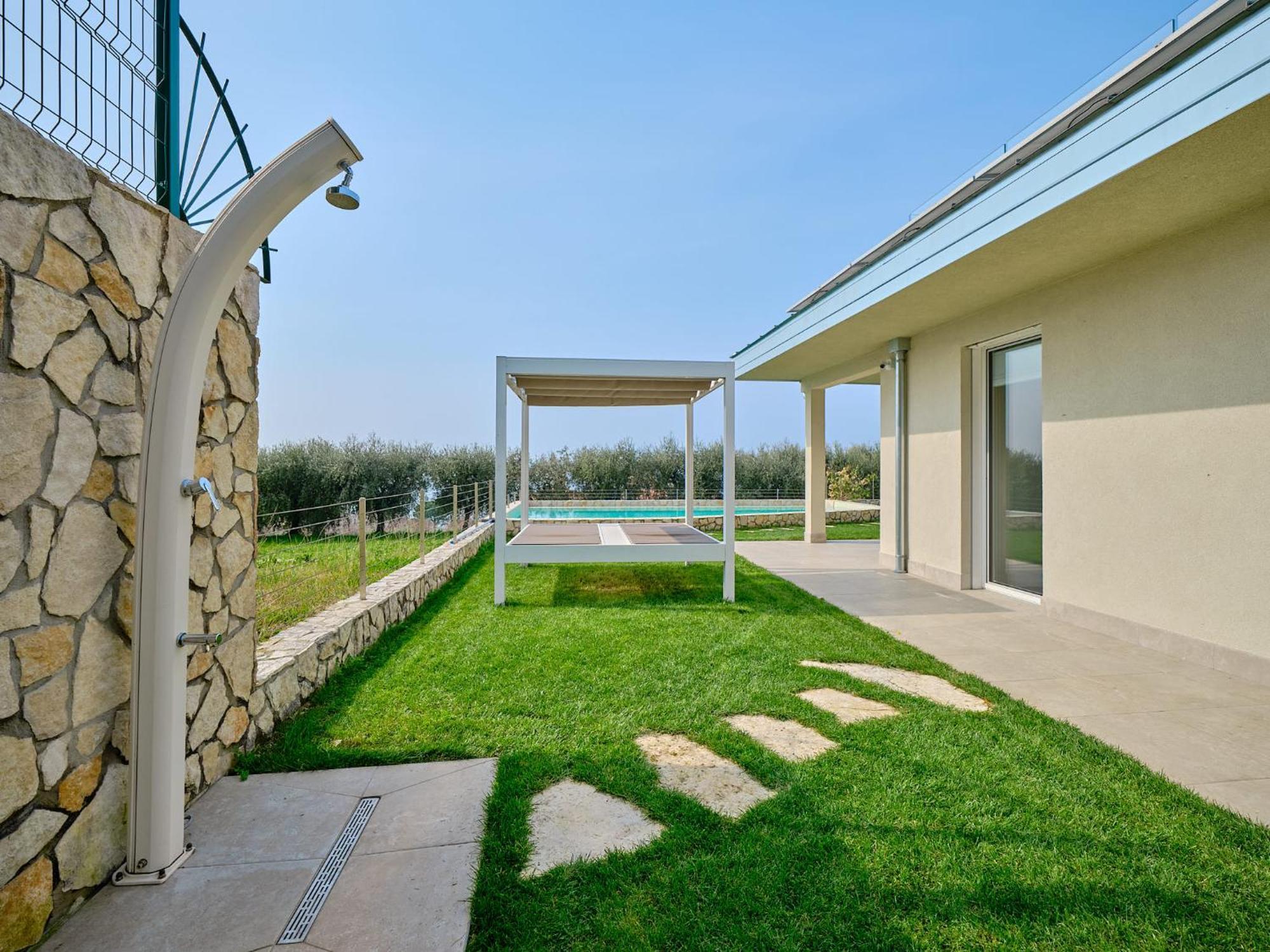 Villa Sunny Lake Suites باردولينو المظهر الخارجي الصورة